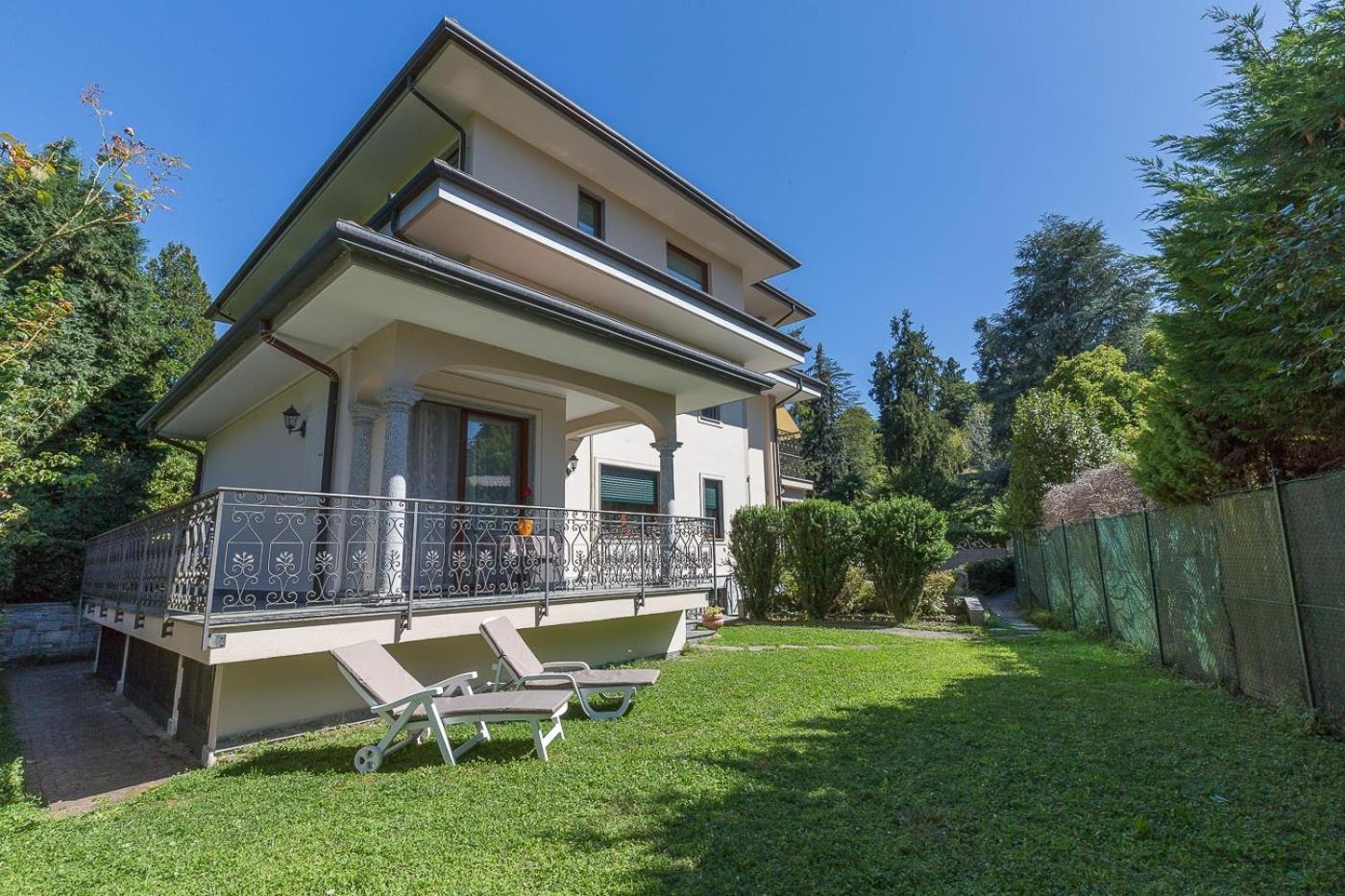 La Petite Dame - Lake Maggiore - 100 M From The Lake Вербания Екстериор снимка