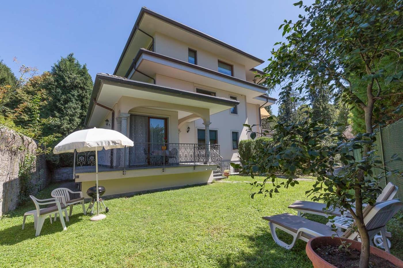 La Petite Dame - Lake Maggiore - 100 M From The Lake Вербания Екстериор снимка