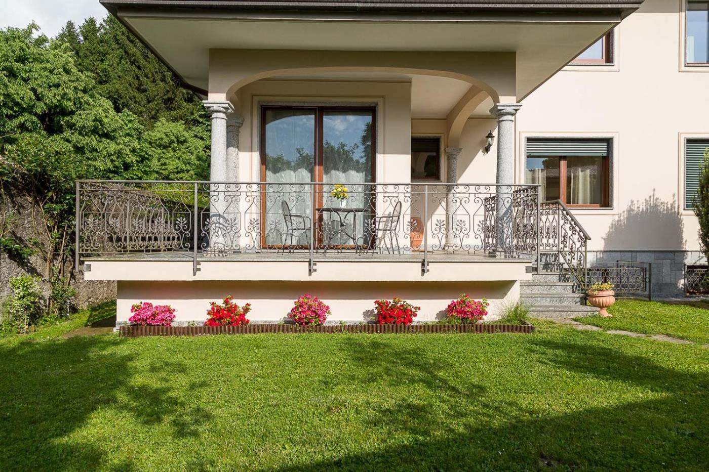 La Petite Dame - Lake Maggiore - 100 M From The Lake Вербания Екстериор снимка
